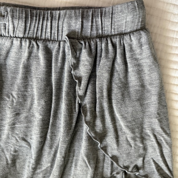 Free People Essential Lounge Shorts in Gray (Size M) - Picture 5 of 6